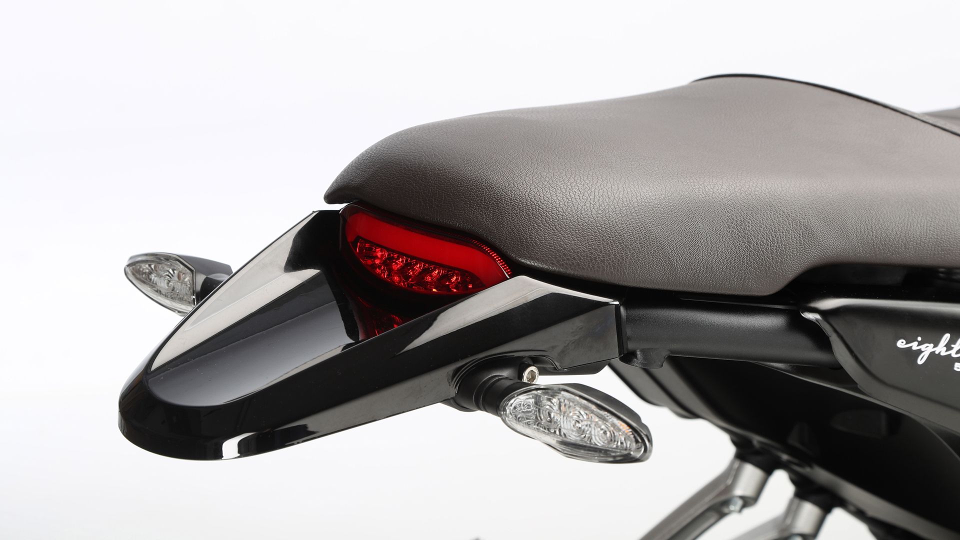 Macbor eight mile 500 scrambler detalles (18)