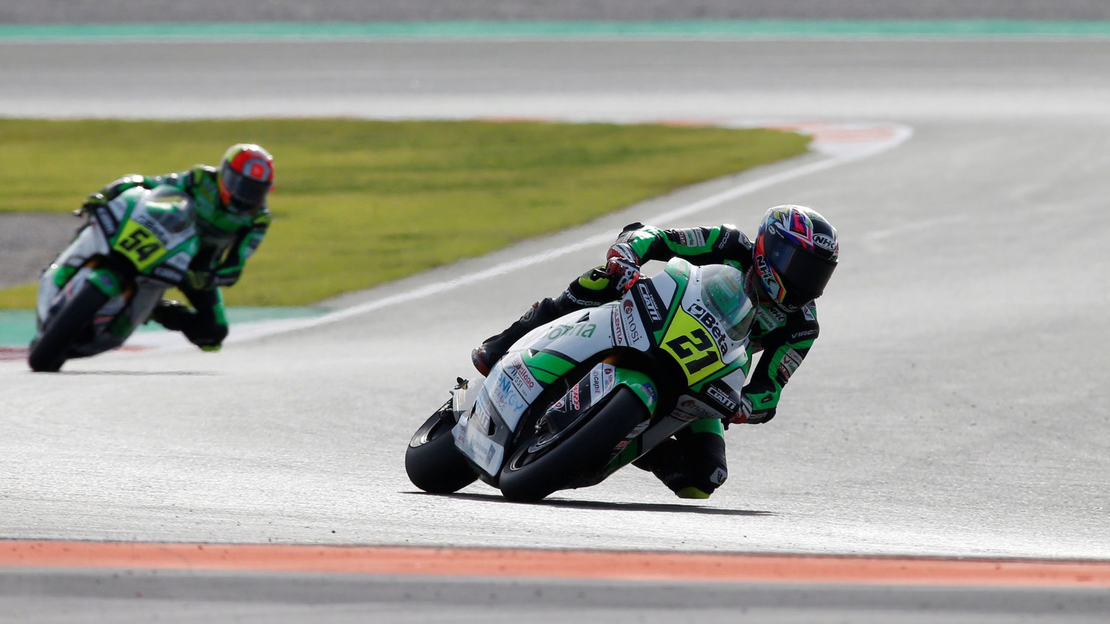Alonso López terminó el año en el Europeo de Moto2 2021 ganando a Fermín Aldeguer