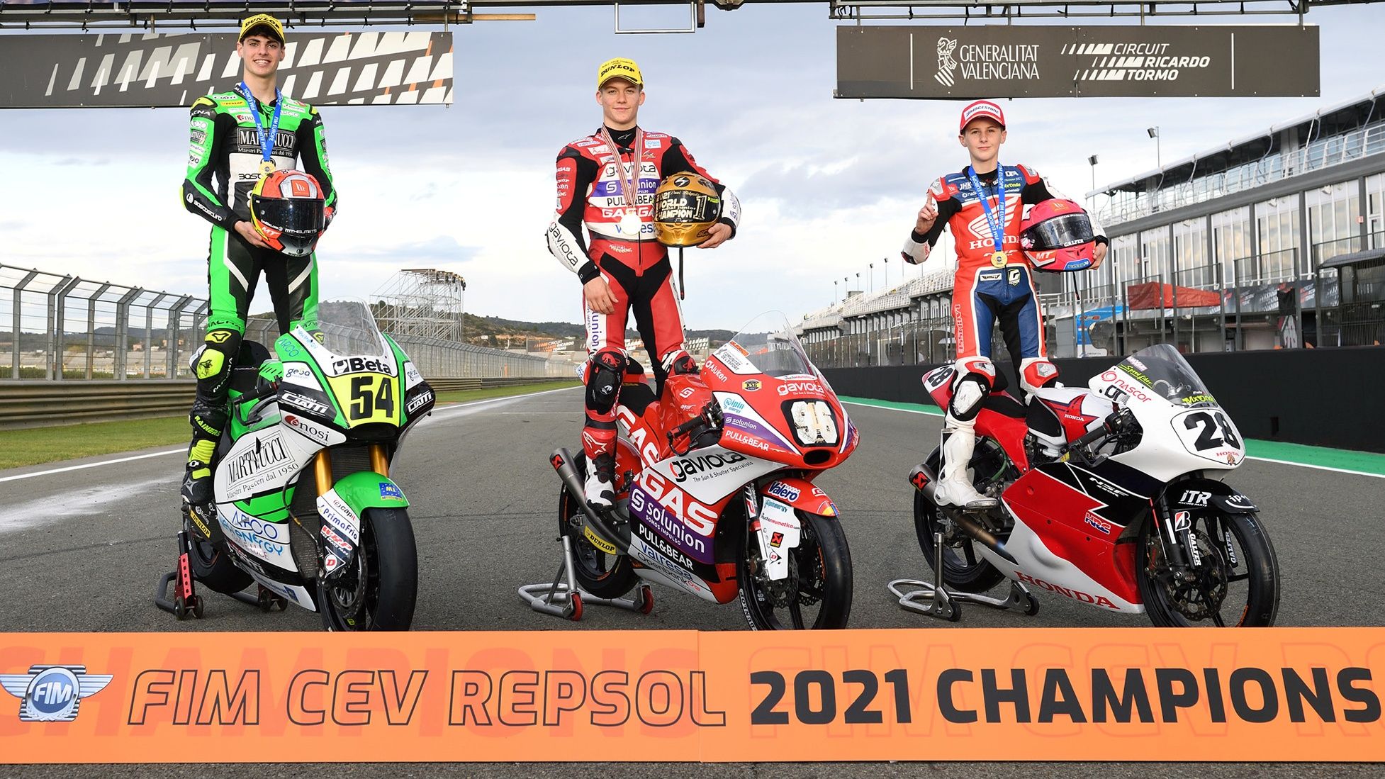 Fermín Aldeguer, Dani Holgado y Máximo Martínez son los campeones del FIM CEV 2021