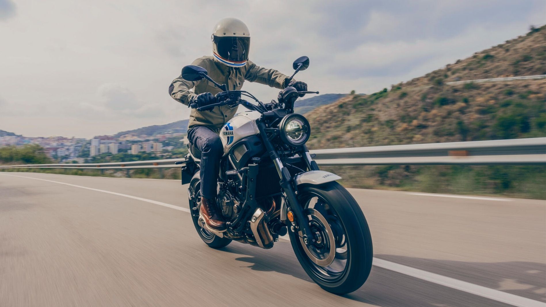 Yamaha XSR700 2022