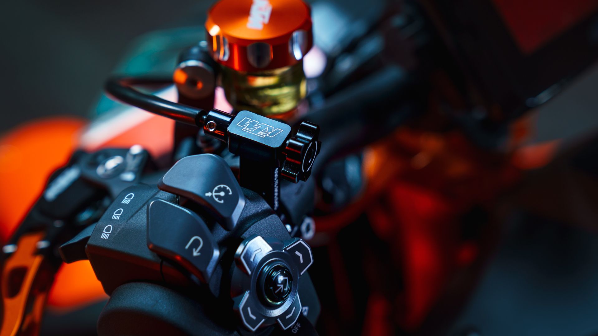 KTM 1290 SUPER DUKE R 2022 Detalle (12)