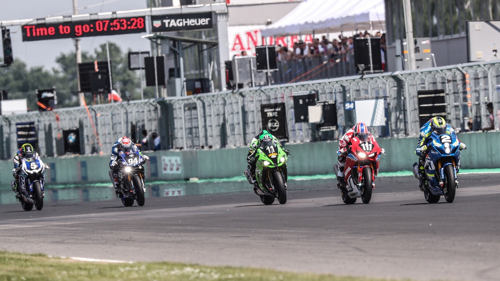 El YART gana las 8 horas de Slovakiaring y el GMT94 de David Checa acaricia el liderato