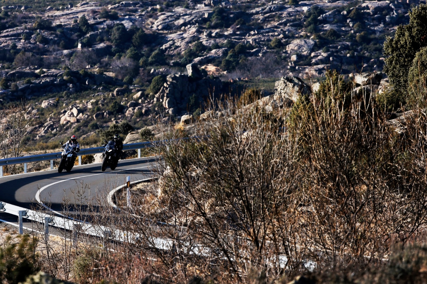 Honda CB500X vs. Benelli TRK 502, comparativa trail para A2