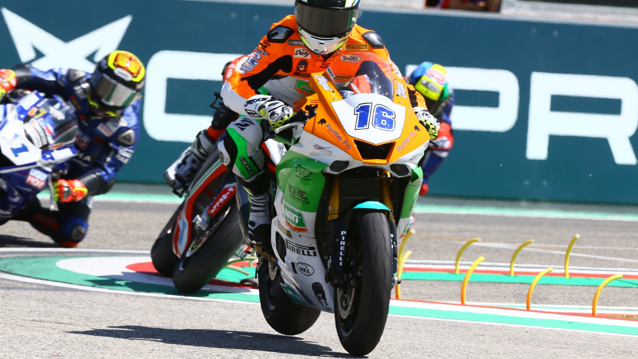Imola se rinde ante tres mitos: Jonathan Rea, Kenan Sofuoglu y Ana Carrasco