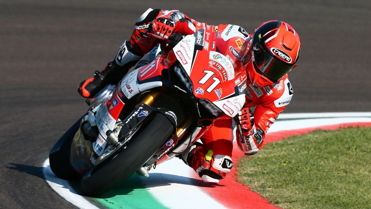 Imola se rinde ante tres mitos: Jonathan Rea, Kenan Sofuoglu y Ana Carrasco