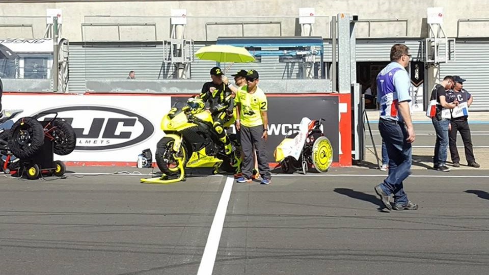 Álex Cruz vence en Supersport en la International Bridgestone Handy Race de Le Mans