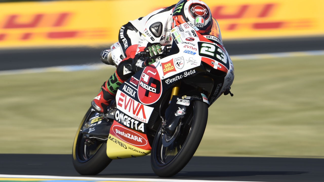 Albert Arenas se lleva el triunfo en Moto3 en el festival de sanciones de Le Mans