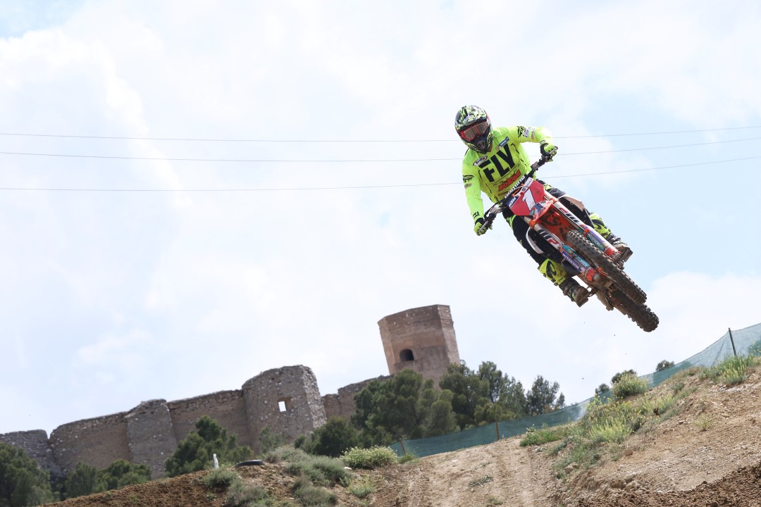 Imparables Butrón en MX1 y Larrañaga en MX2 en el Nacional de Motocross celebrado en  Calatayud