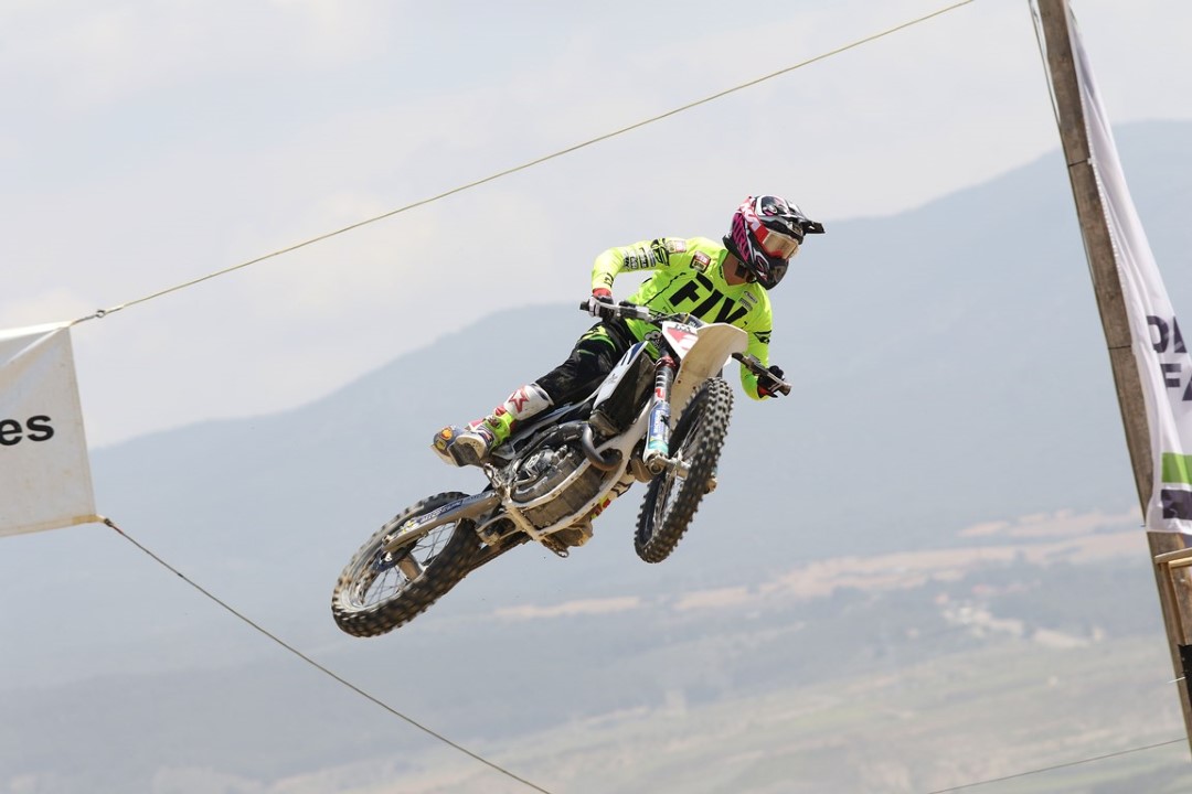 Imparables Butrón en MX1 y Larrañaga en MX2 en el Nacional de Motocross celebrado en  Calatayud