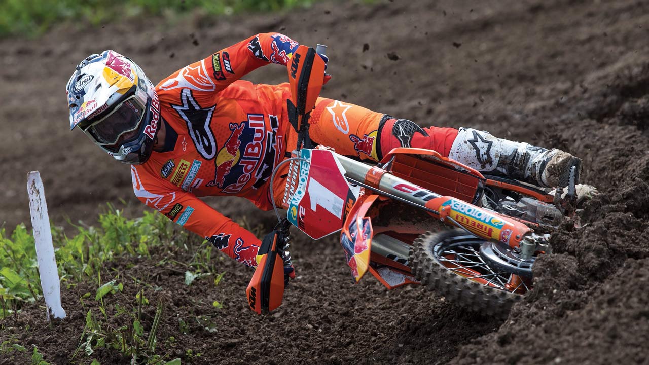 Jeffrey Herlings y Pauls Jonass reafirman su liderato en MXGP