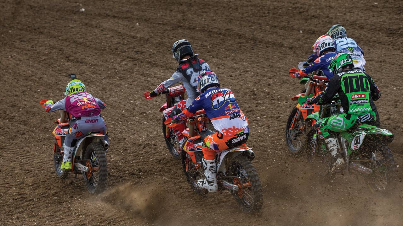 Jeffrey Herlings y Pauls Jonass reafirman su liderato en MXGP