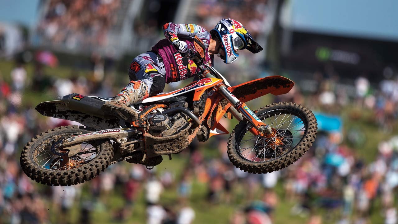 Jeffrey Herlings y Pauls Jonass reafirman su liderato en MXGP