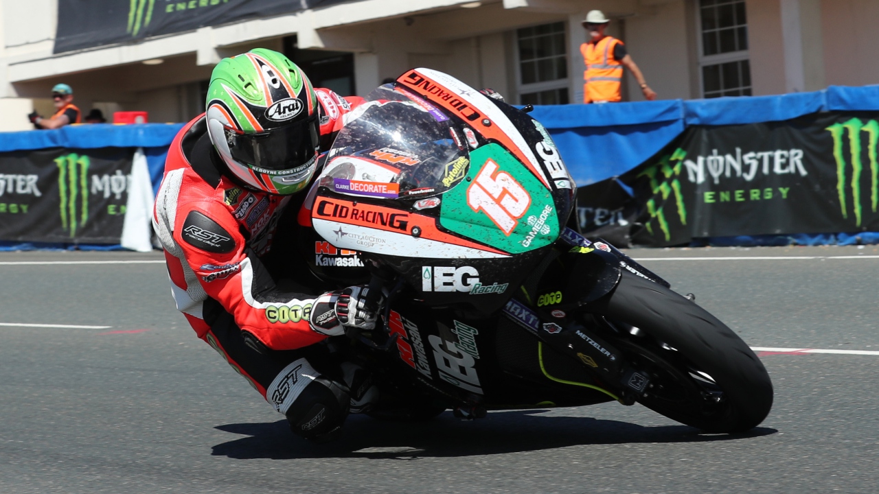 IOMTT 2018: Dean Harrison domina Supersport y la 18ª de Michael Dunlop en Lightweight