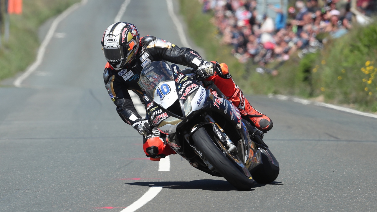 IOMTT 2018: Dean Harrison domina Supersport y la 18ª de Michael Dunlop en Lightweight