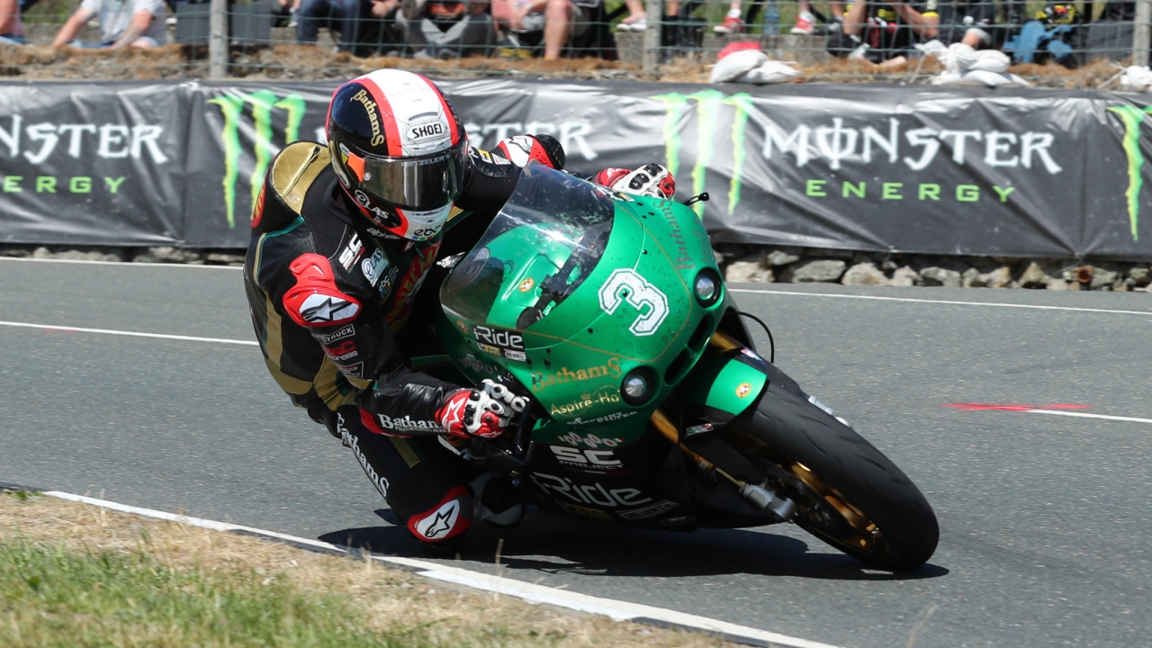 IOMTT 2018: Dean Harrison domina Supersport y la 18ª de Michael Dunlop en Lightweight