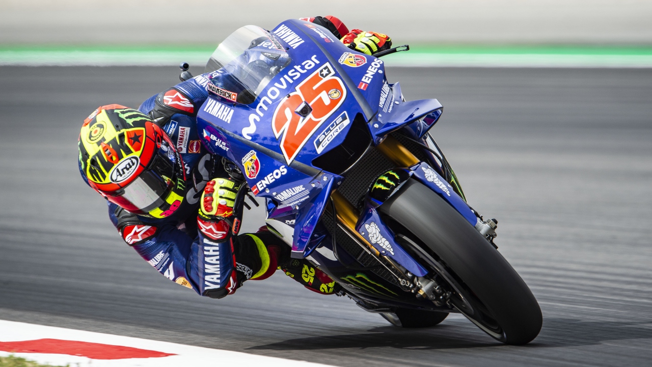 Jorge Lorenzo manda en los libres de MotoGP en el primer día en Catalunya