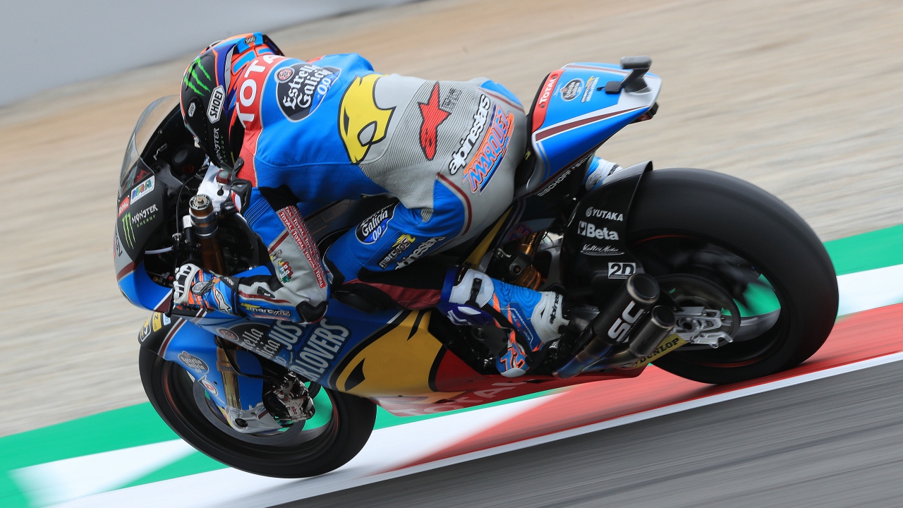 Pecco Bagnaia lidera Moto2 en Catalunya con Álex Márquez y Joan Mir cerca