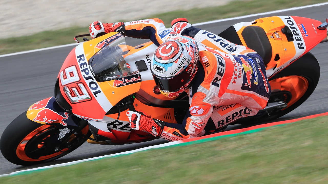 Jorge Lorenzo supera a Marc Márquez para hacer la pole de MotoGP en Catalunya 