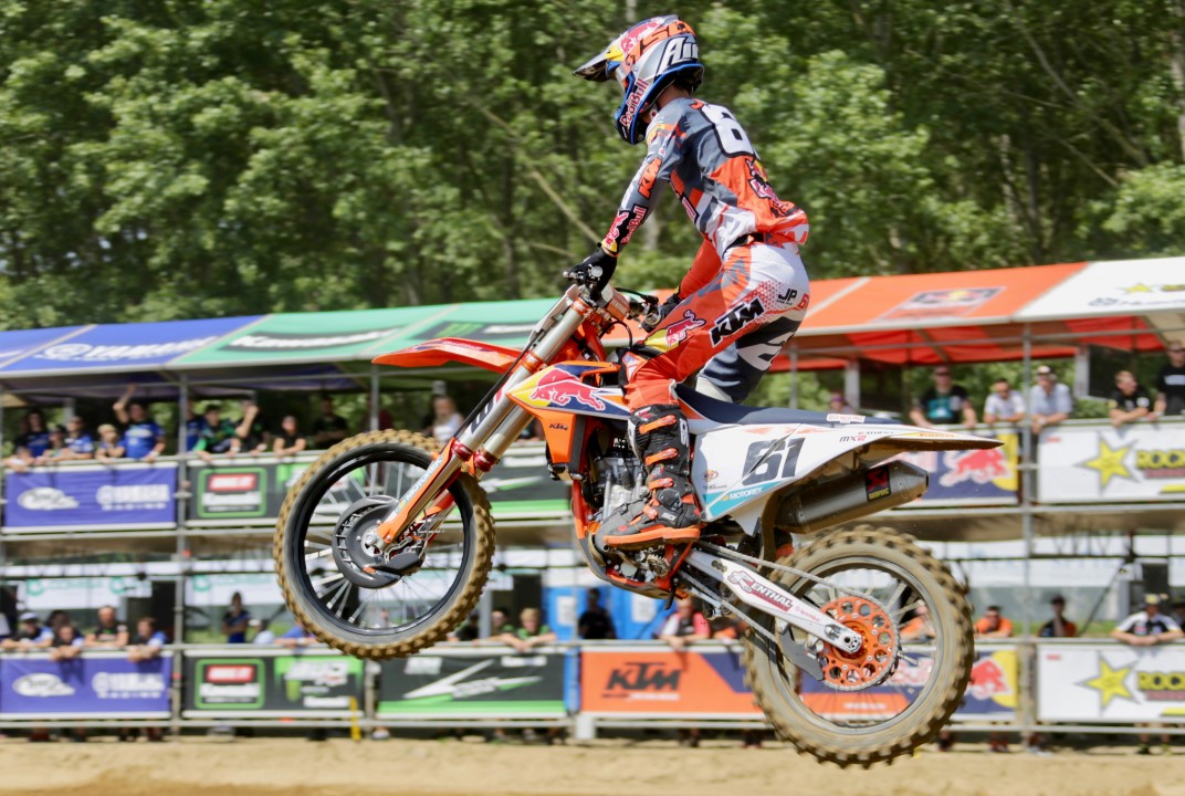 Jorge Prado hace historia en Italia y ya está a nueve puntos del liderato