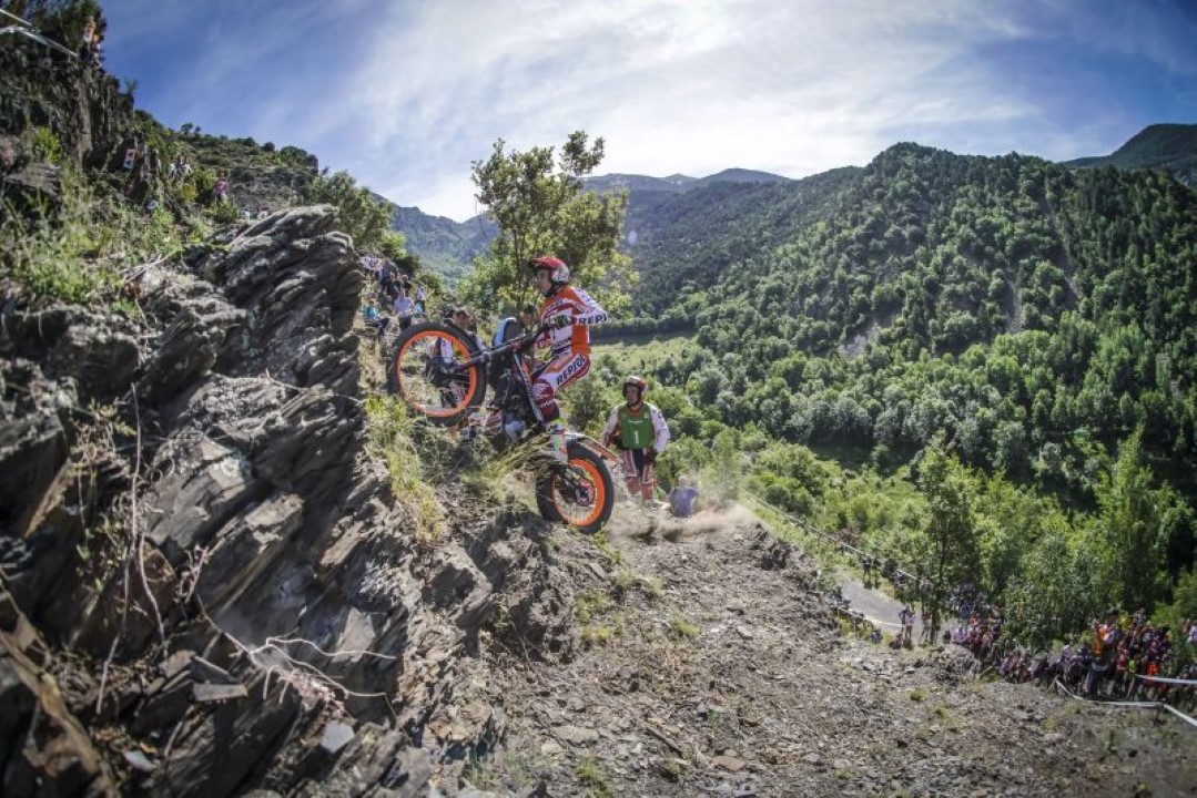 Toni Bou a un paso de su victoria número 100 en el Mundial de Trial