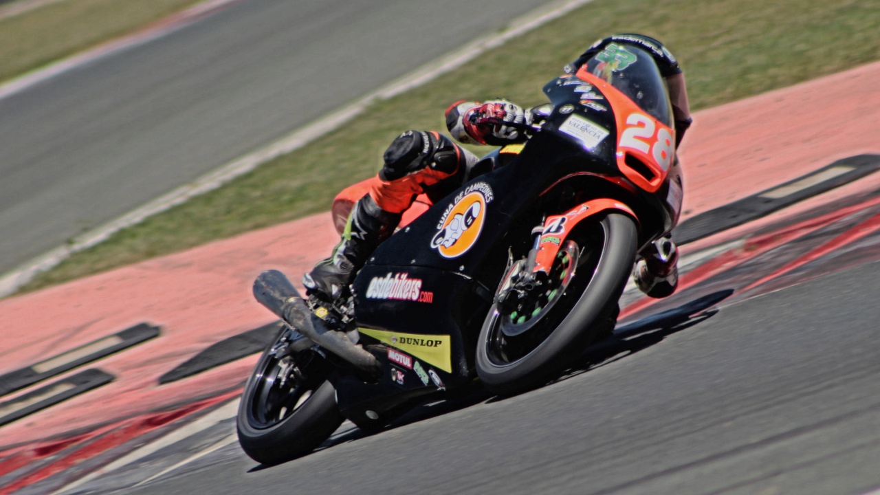 RFME CEV: Carmelo Morales vence en Navarra y vuelve a ser líder en solitario