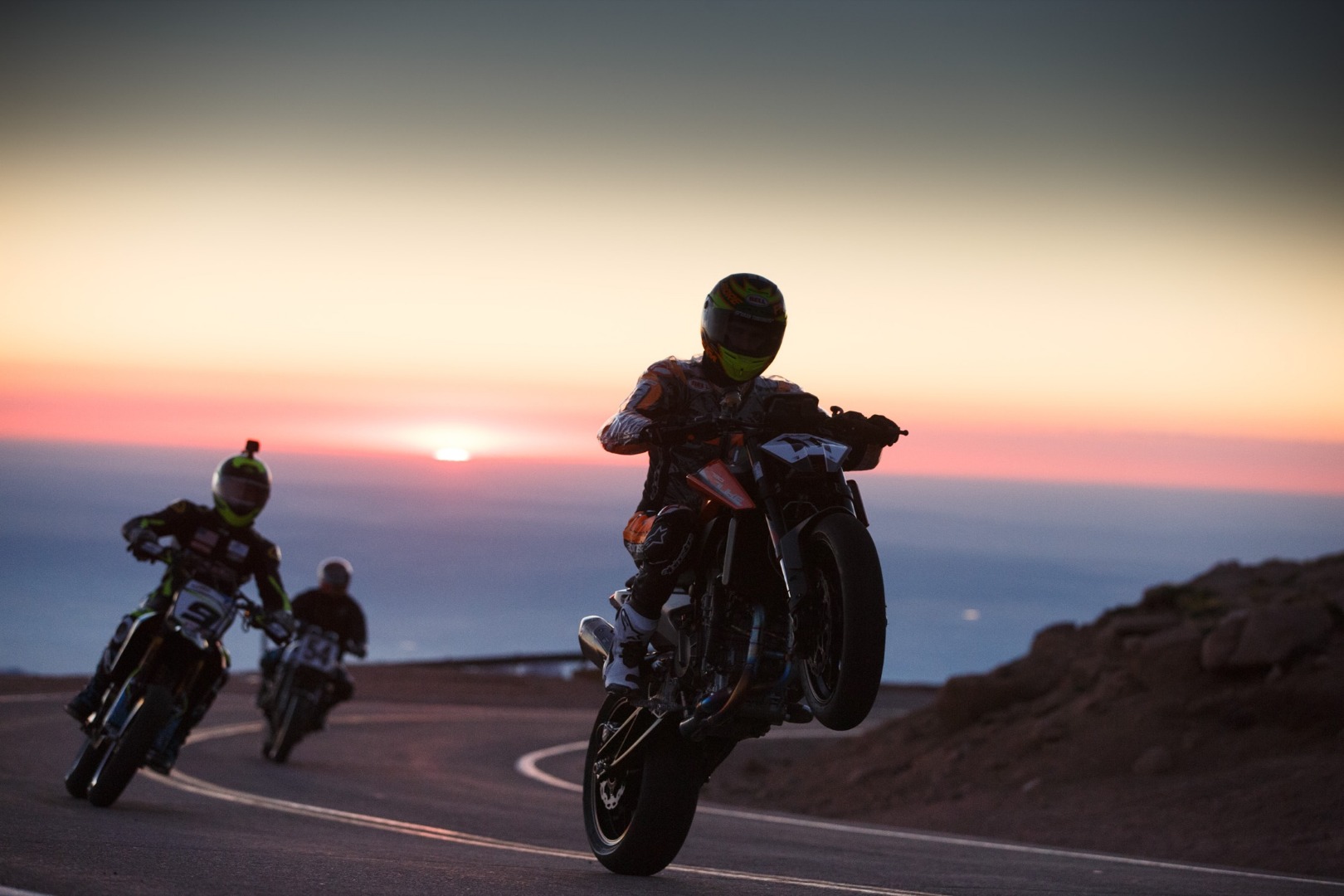 Victoria de Ducati en Pikes con récord de KTM