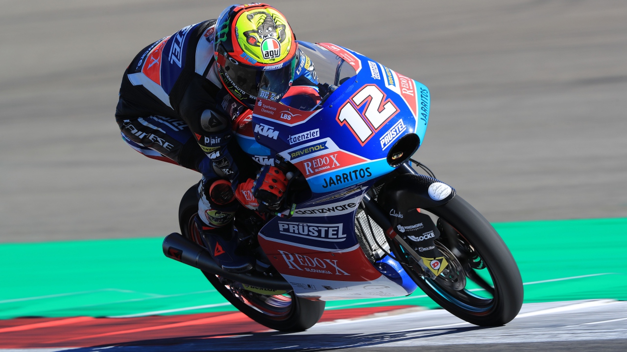 Jorge Martín da una lección de estrategia en Assen y recupera el liderato de Moto3