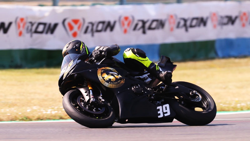 NoTodoMotoGP: Troy Bayliss sigue ganando a los 49 y Can Oncu arrasa sin los 14