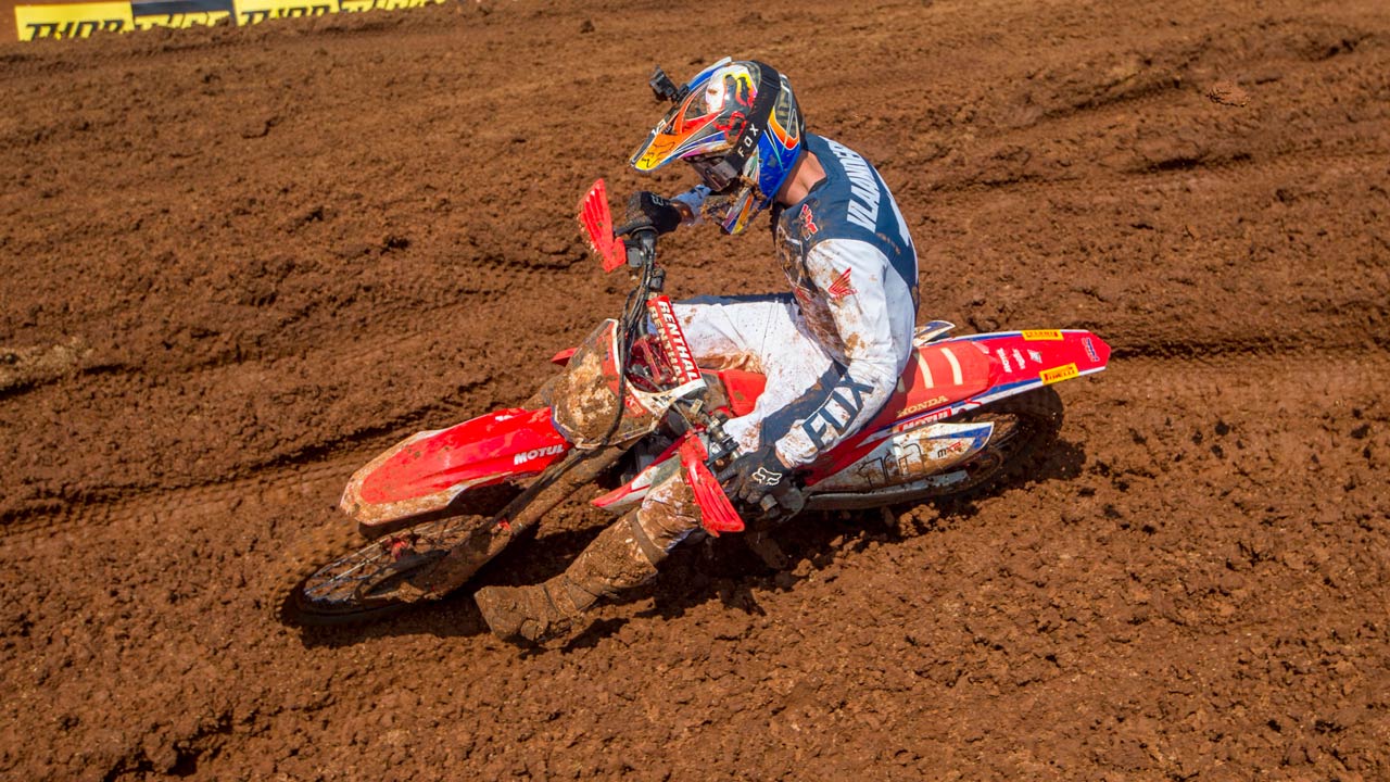 Jorge Prado, empatado a puntos en el liderato del Mundial de MX2