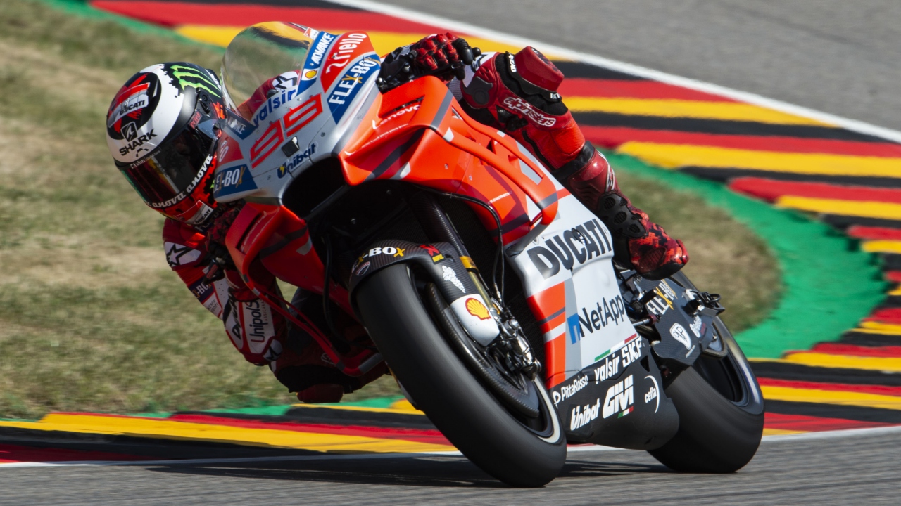 Marc Márquez tira de épica para lograr su novena pole seguida en Sachsenring