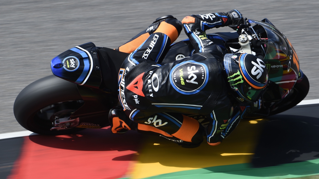 Brad Binder se estrena en Moto2 tras imponerse a Joan Mir en Sachsenring