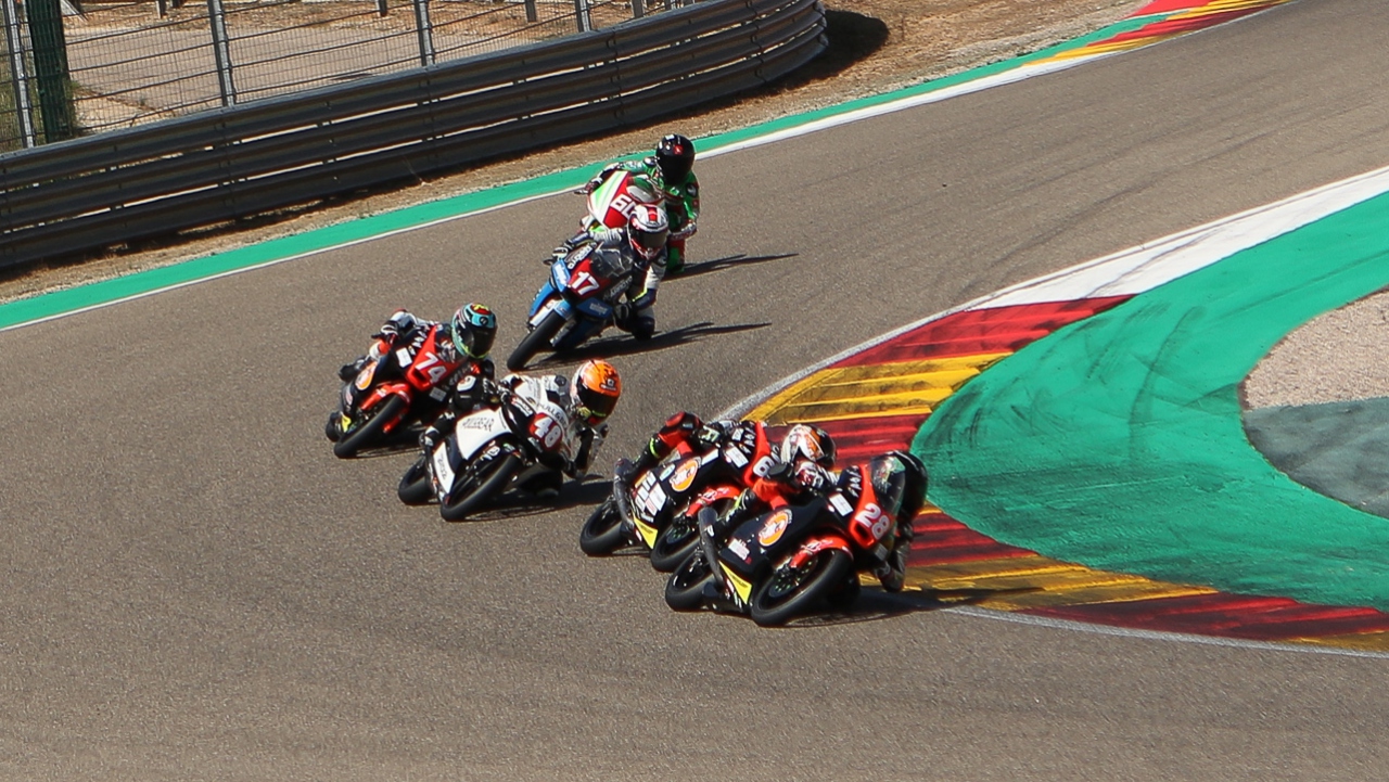 RFME CEV: Carmelo Morales y Álex Medina se reparten las victorias en Motorland