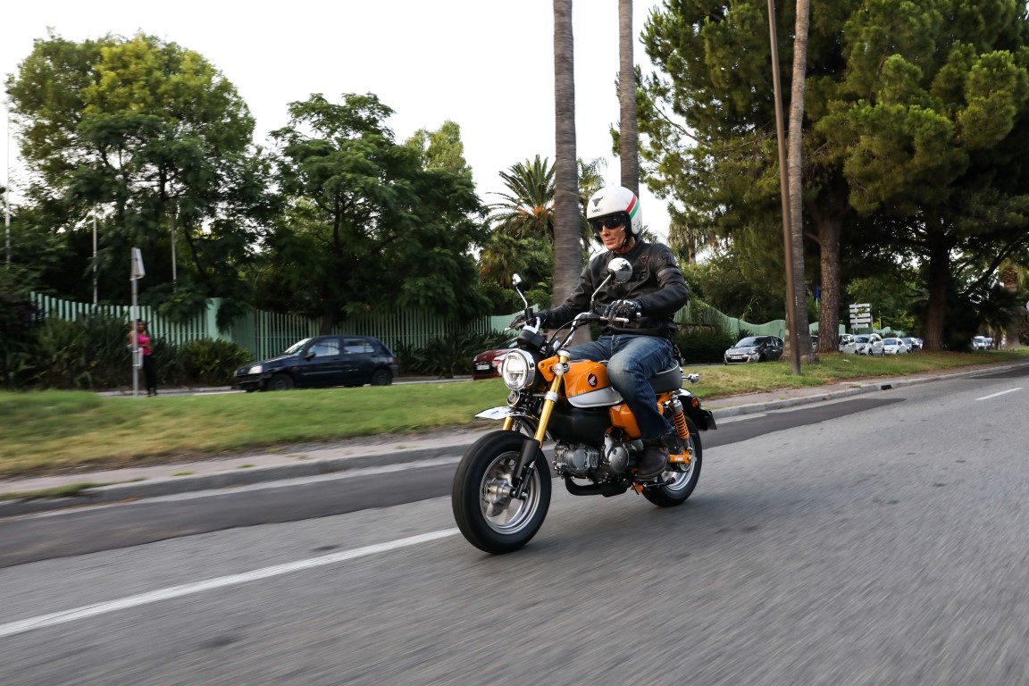 La Honda Monkey,llega con ABS, frenos de disco, horquilla invertida