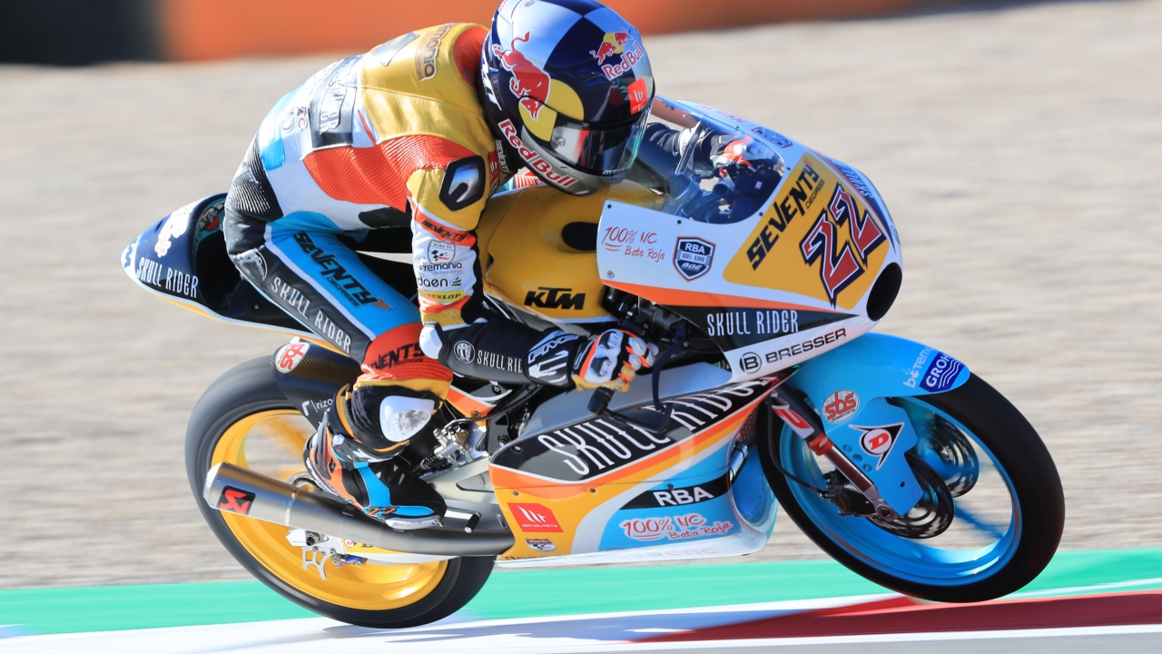 Philipp Oettl lidera Moto3 en Brno un viernes marcado por la lesión de Jorge Martín