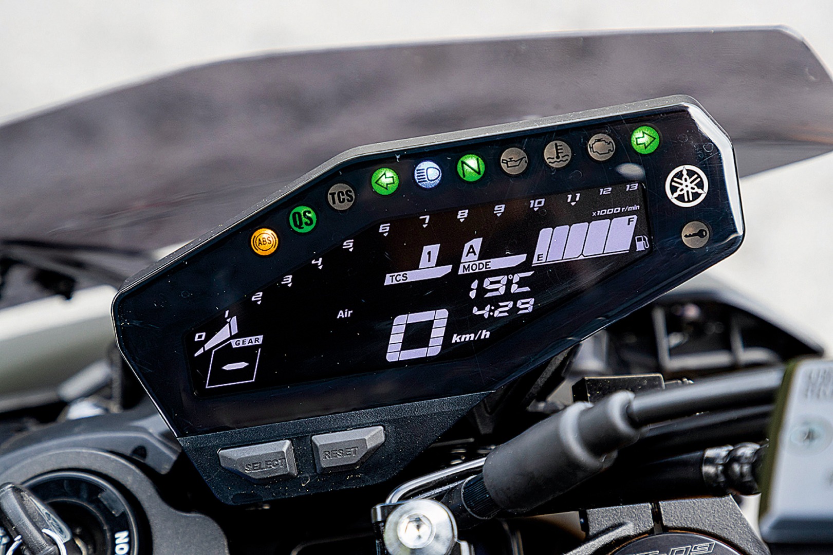 Detalle del tacómetro de la Yamaha MT-09 SP, nueva generación de la marca