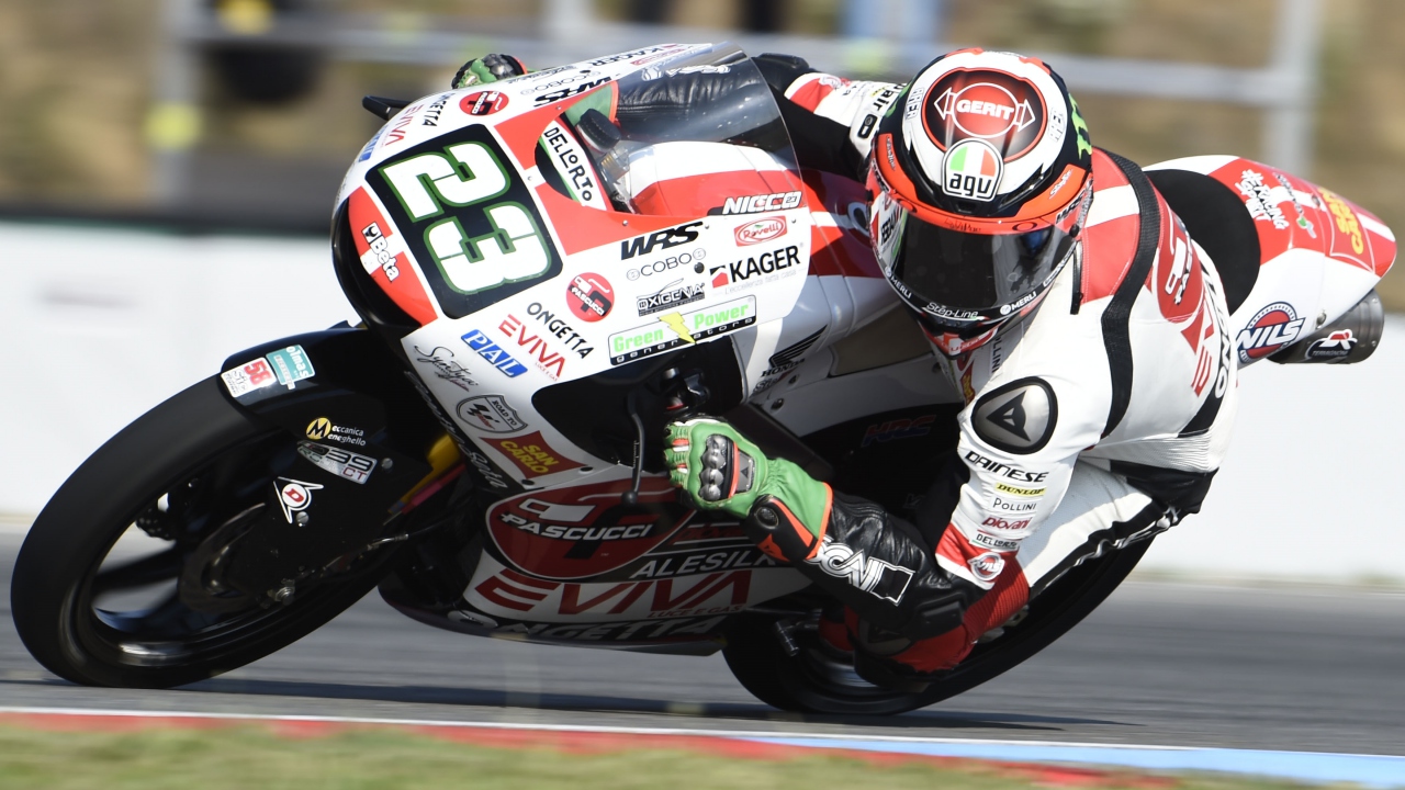 Tony Arbolino lidera los libres de Moto3 en Silverstone ante Marco Bezzecchi