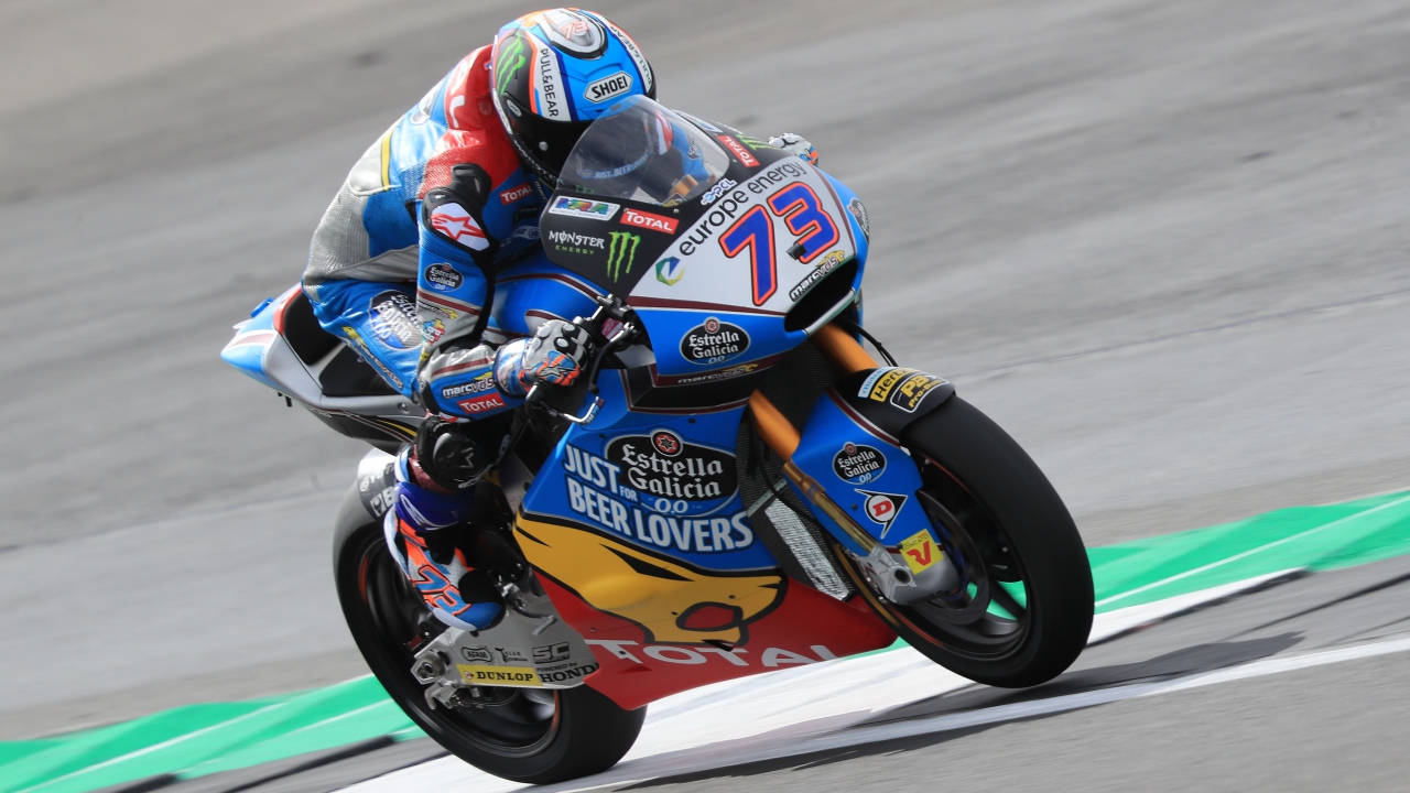 Marcel Schrotter y Álex Márquez lideran los libres de Moto2 en Silverstone