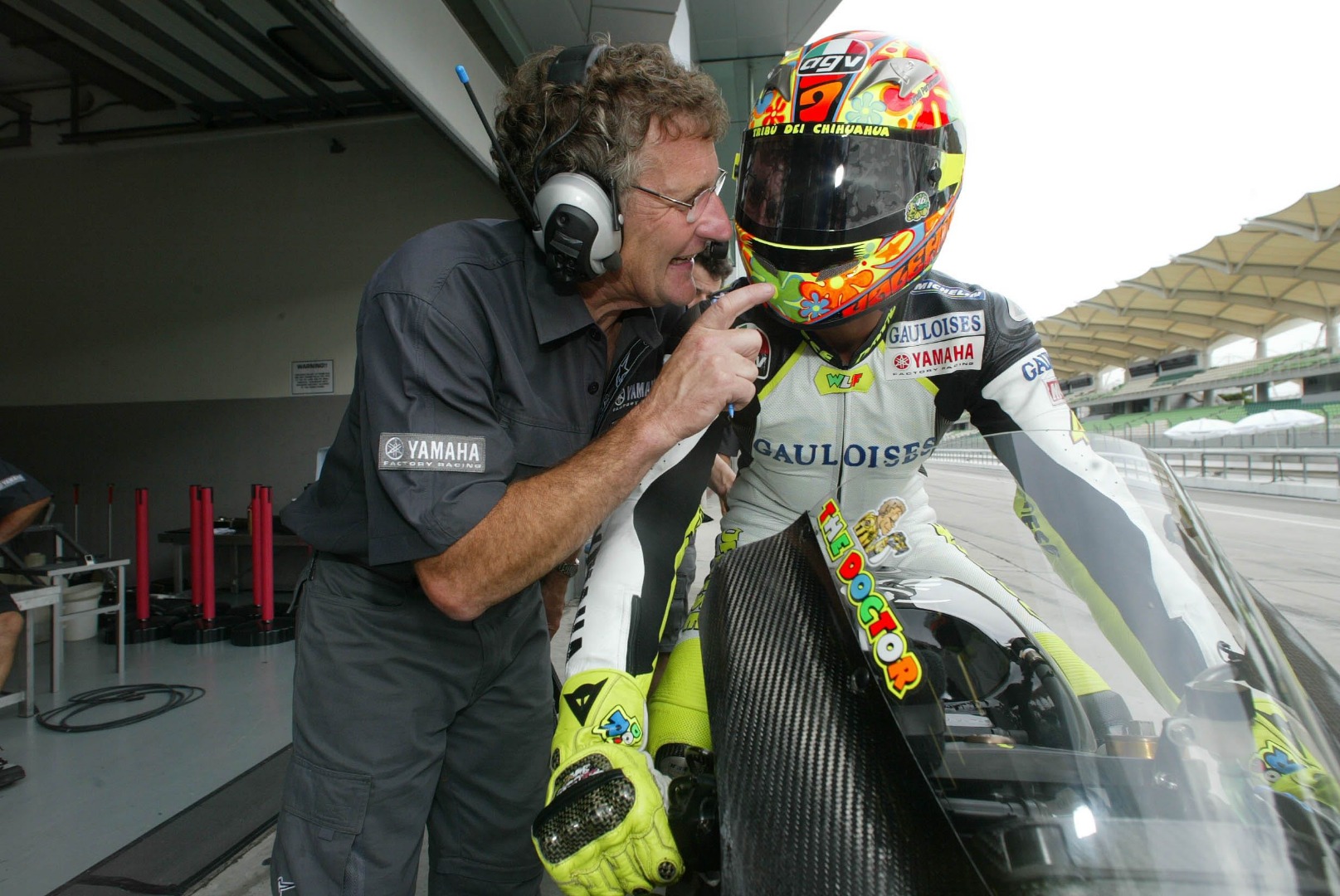 Valentino Rossi con Jeremy Burgess en los tests de Sepang 2014