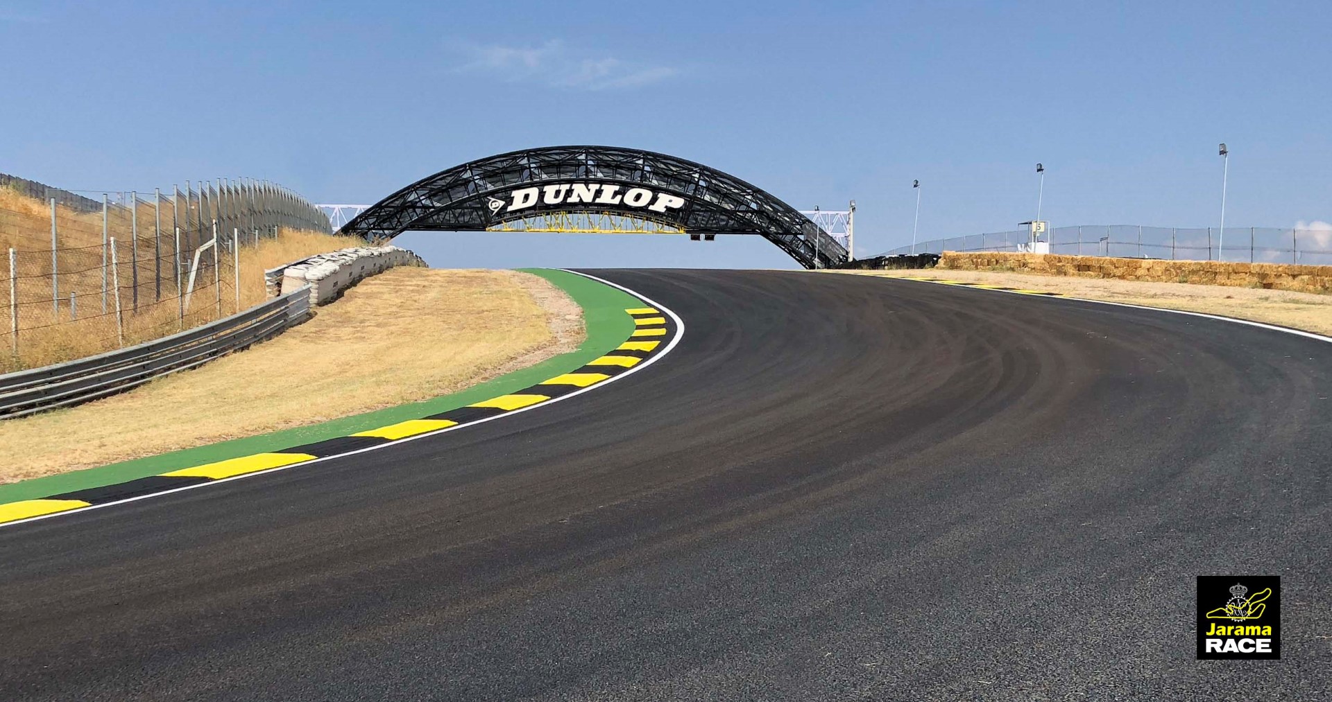 Probamos el nuevo asfalto del Circuito del Jarama RACE
