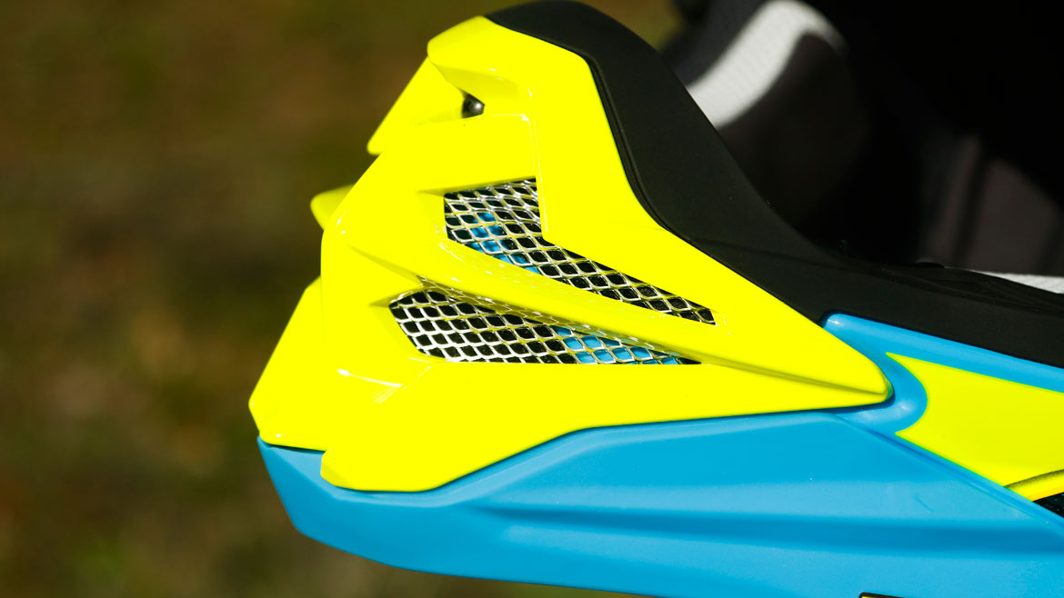 Long test: casco Shoei VFX-WR