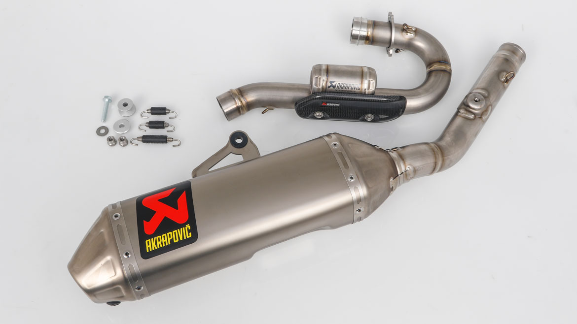 Casco Akrapovic Evolution Suzuki 450, prueba de producto