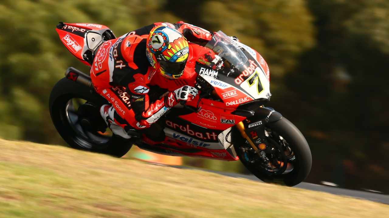 Jonathan Rea se pasea en Portimao para lograr un doble repóquer