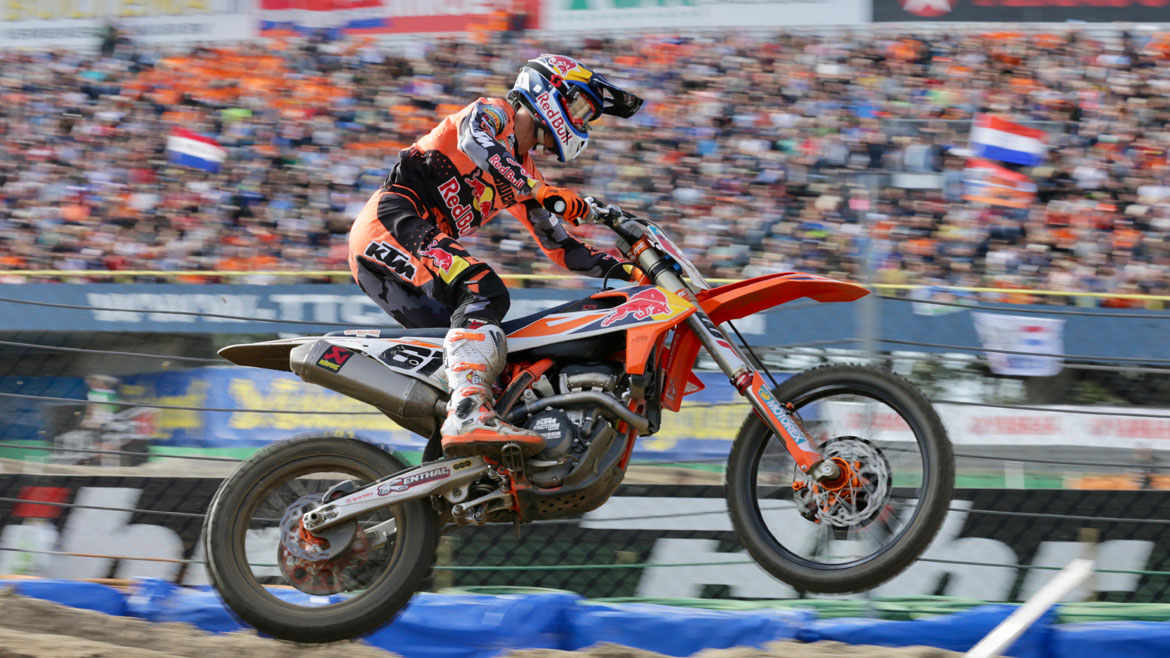 Jorge Prado lo vuelve a hacer y amplía su ventaja en Assen