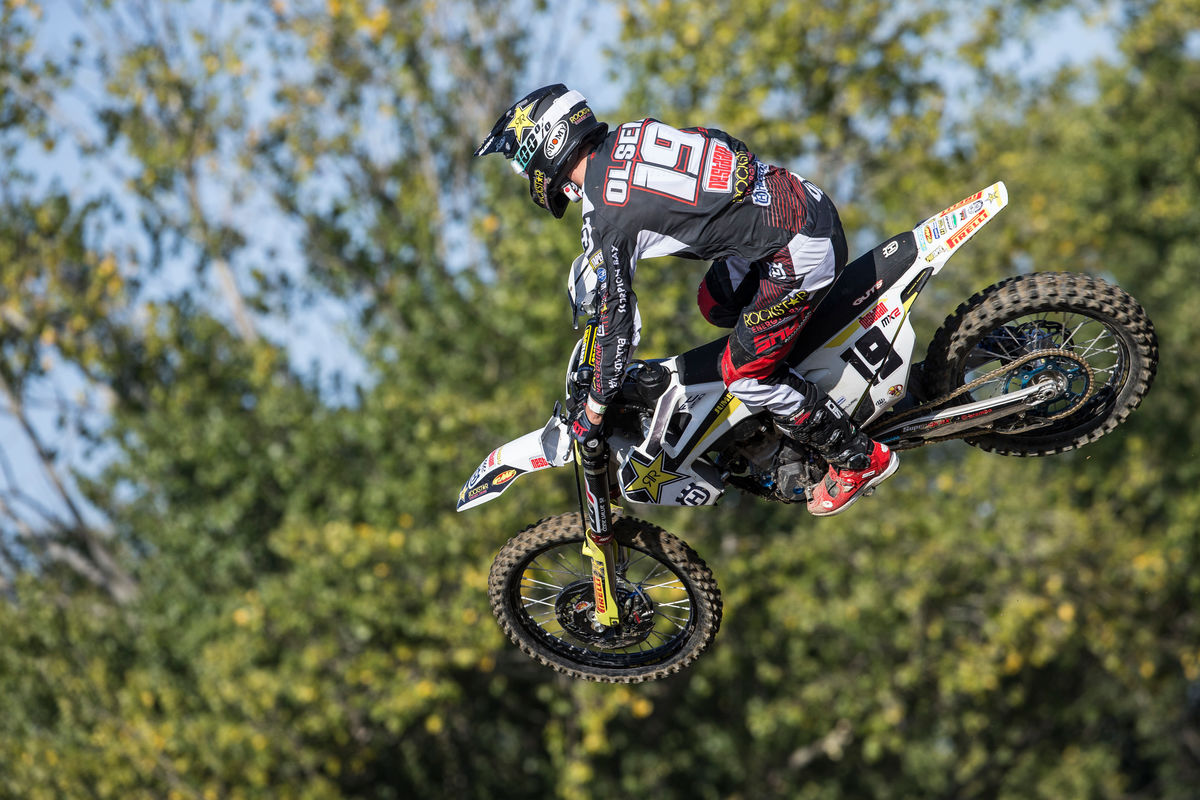 Jorge Prado y Herlings reafirman su condición de campeones ganando en Ímola