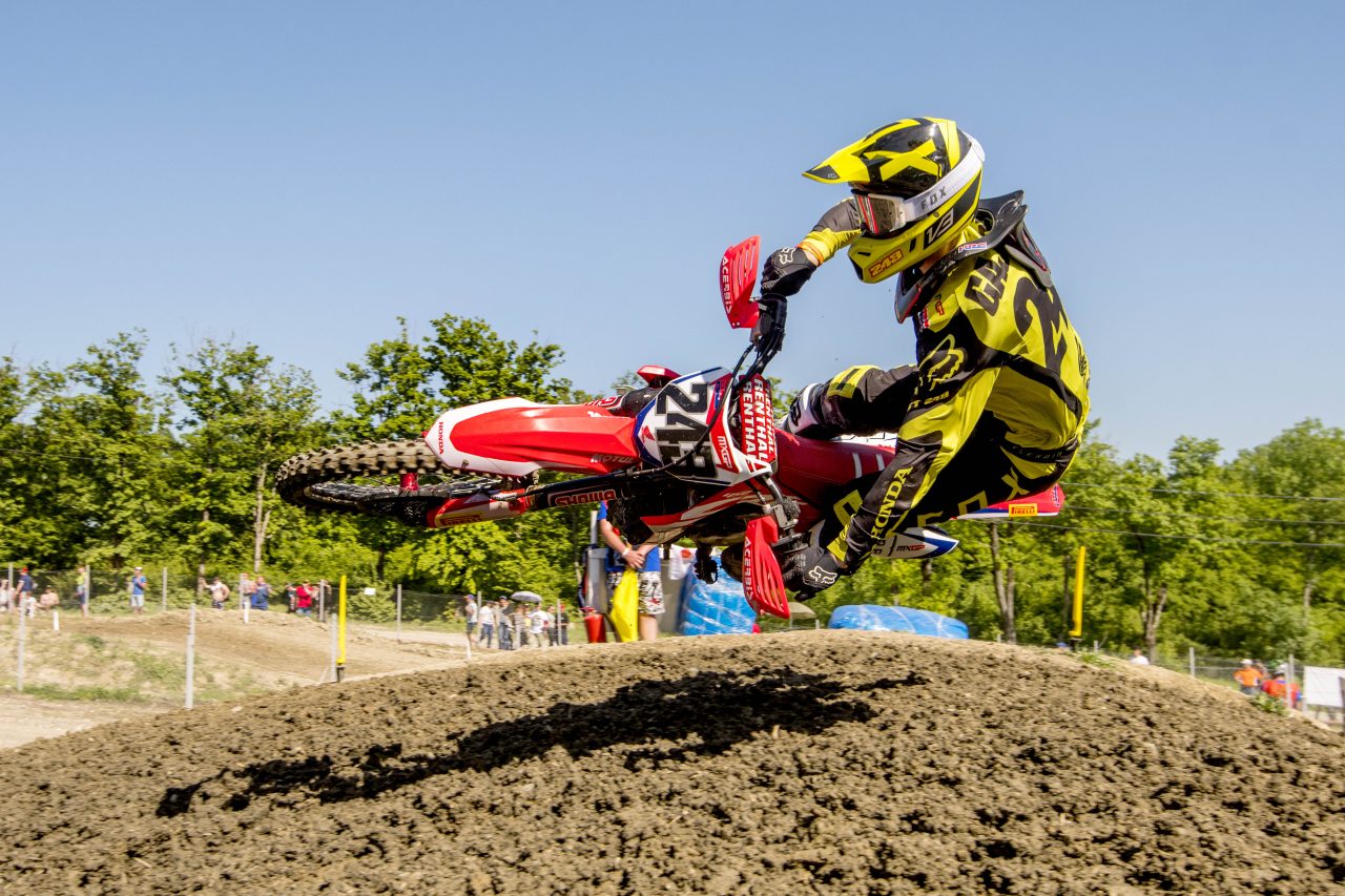 Jorge Prado y Herlings reafirman su condición de campeones ganando en Ímola