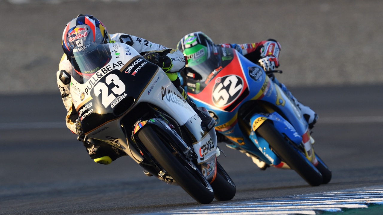 Yuki Kunii y Sergio García vencen en Jerez, Raúl Fernández sale más líder de Moto3