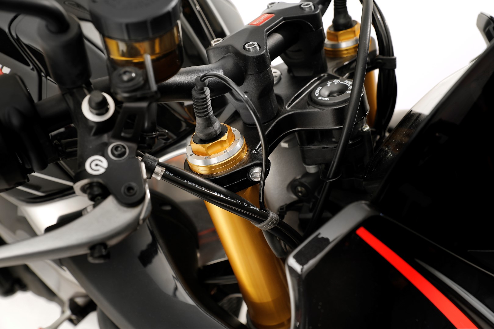 Aprilia Tuono V4 1100 RR y Factory