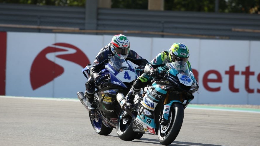 NoTodoMotoGP: Leon Haslam acaricia el título del BSB e Ilya Mykhalchyk conquista el IDM