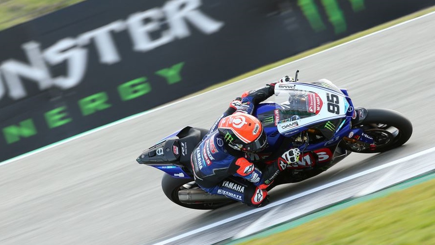 NoTodoMotoGP: Leon Haslam acaricia el título del BSB e Ilya Mykhalchyk conquista el IDM