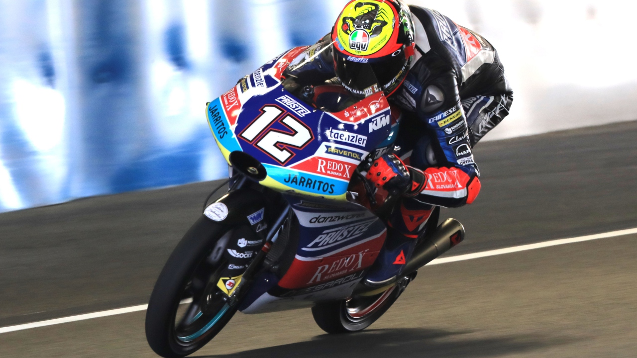 Jakub Kornfeil lidera en seco y Marco Bezzecchi en mojado en los libres de Moto3 en Japón